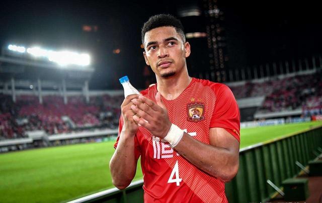  外援双响炮定乾坤，升班马客场奏凯