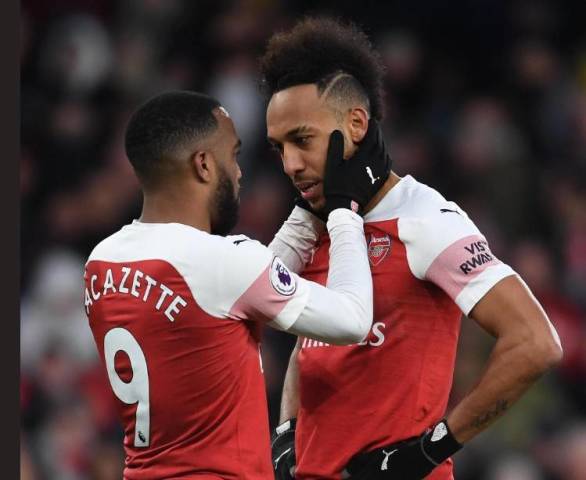  德比大战火花四溅，红黄牌频现火药味