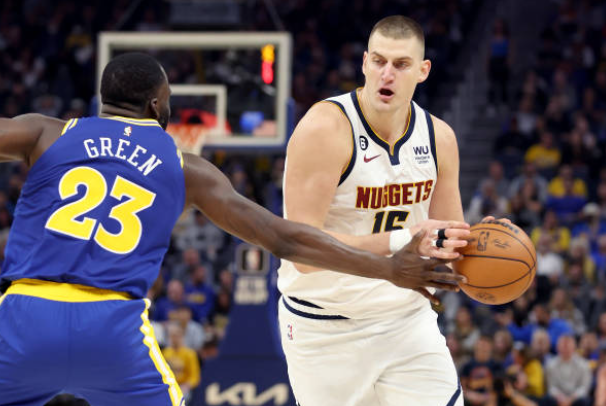  新秀控卫首秀惊艳，关键抢断锁定胜局