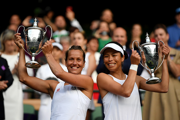 双打组合默契十足,携手斩获大满贯冠军