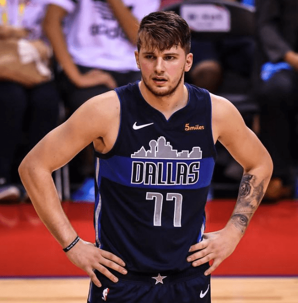 篮坛新星闪耀赛场,未来之星初露锋芒